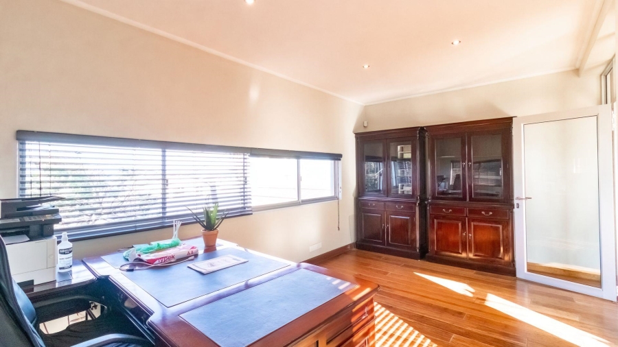 5 Bedroom Property for Sale in Gonubie Eastern Cape